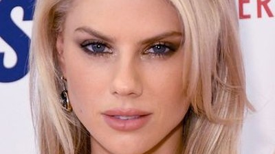 Charlotte McKinney Biography: Parents, Height, Boyfriend, Age & Net Worth